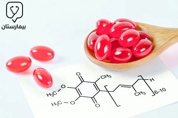 شكل حبوب مكملات أنزيم Coq10 والصيغة الكيميائية لها
